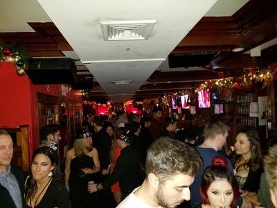 The crowd at a new years eve party in NYC. 
