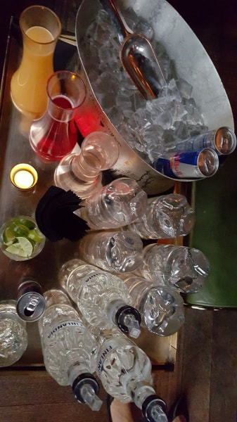 Drinks at an NYC singles party. 